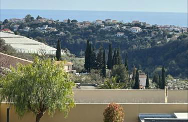 Villa de charme 6 Pièces avec Vue Mer sur les Hauteurs de Nice - Foto 1