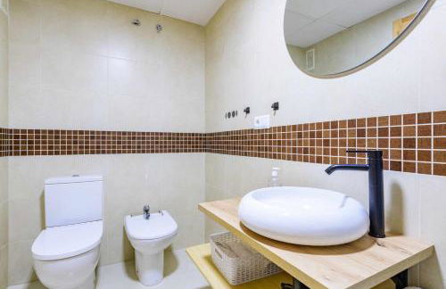 Apart. Port Arenal con terraza y piscina - Foto 16