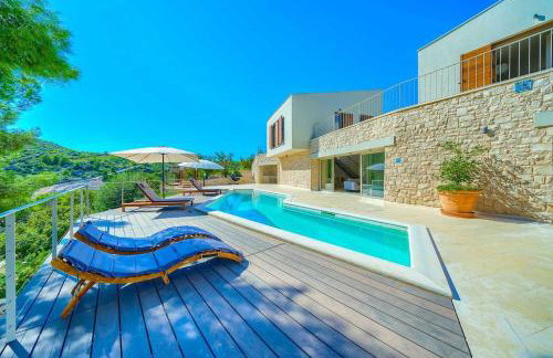 NEW Villa Pine Haven , Private Heated Pool Sleeps 8, Tranquil Retreat - Foto 17