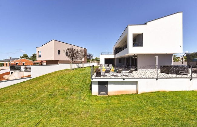 Spacious Villa With Pool and Garden in Stokovci - Foto 44