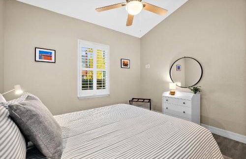 Citrus Hideaway - Steps to City Center - Photo 28