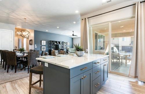 Paradise Village 113 Water Park and Kids Cove, Ping Pong, XBOX 360, Games, Beautiful Mountain Views, and More - Foto 9