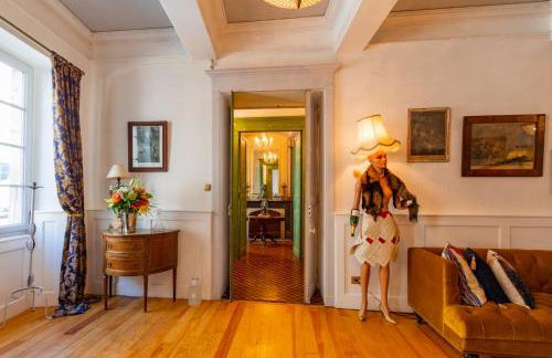 CHAMPAGNE HOUSE- Oasis de luxe & de charme - coeur de ville - 10-12 pers - piscine, cuisine d'été, patio, bar & piano - Photo 10