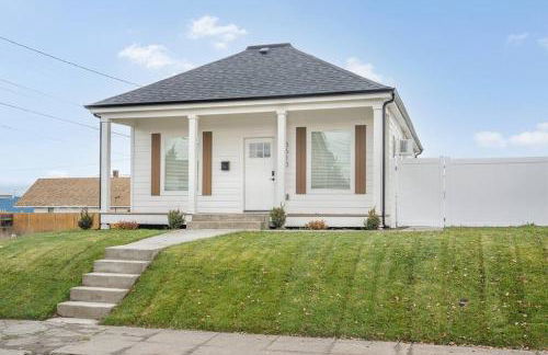 Updated Family Friendly Hillyard Gem NEW HOT TUB! - Foto 39