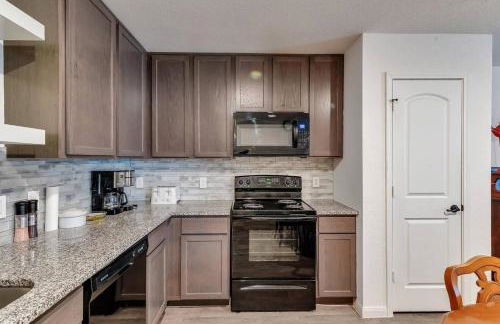 Lake Conroe Family Retreat BBQ, Games, and Boating - Photo 7