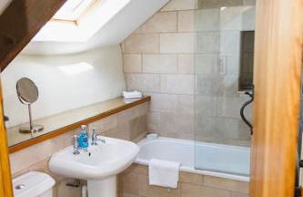 Converted Buttery Cottage in Pembrokeshire - Photo 37