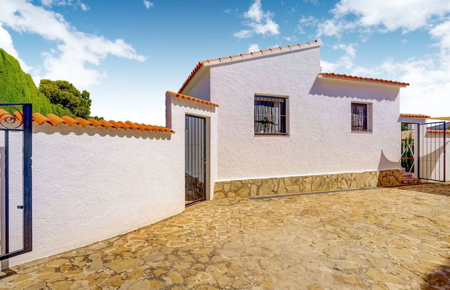 Serene Villa in Calpe With Private Swimming Pool - Photo 1