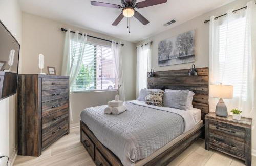 #Marbella Lane - Elegant 5BR Home Rancho Mission - Photo 18