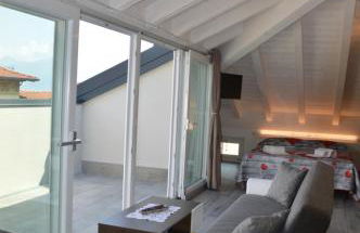 White suite - Jacuzzi, Swimming pool & Lake view - Foto 24