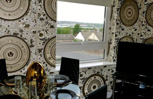 Stunningly Opulent Gold Apartment Near Sheffield FULL SKY TV - Foto 27