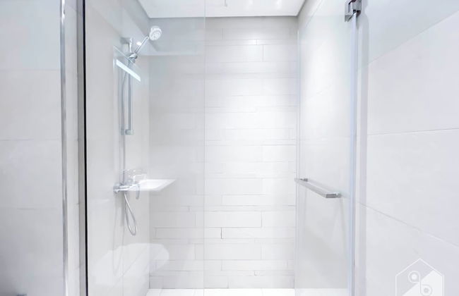 Gorgeous 1B Apt With Balcony in Azizi Fawad - Photo 34