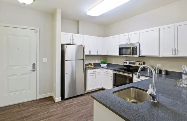 National at Woodbridge - Photo 3