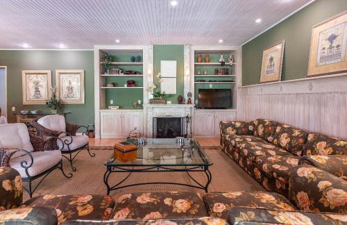 Casa na Granja Comary com piscina, churrasqueira e jacuzzi privativa - Foto 8