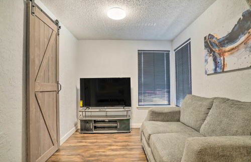 Charming and Quaint El Paso House with Backyard! - Foto 17