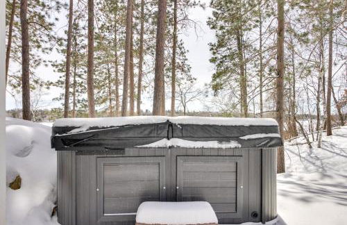 Lakefront Nevis Cabin Escape with Hot Tub! - Foto 31