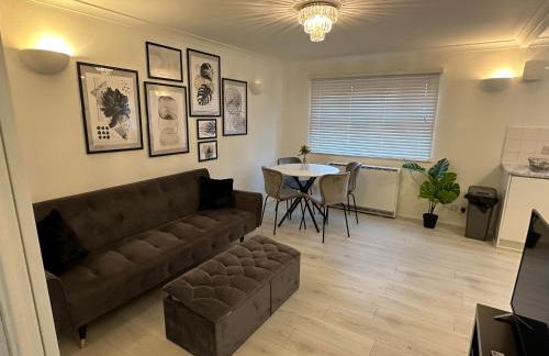 Stylish 1 Bedroom close to Tooting Bec Station - Photo 1