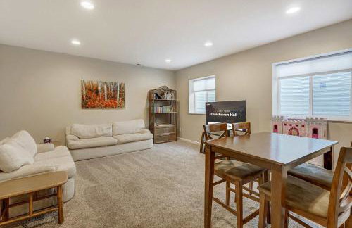 Cresthaven Hall 2 Mins to UCCS Family Fun & BBQ - Foto 37