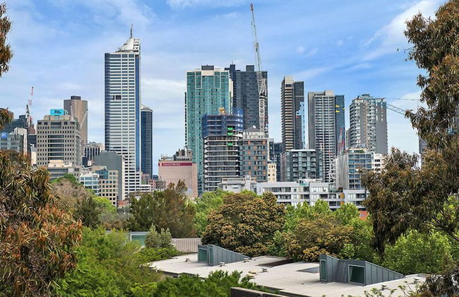 Roden Residences - Photo 25