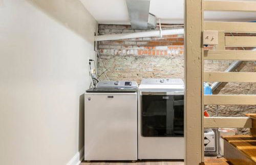 Chic 4BR 3BA Historic Home Near Country Club Plaza - Photo 39