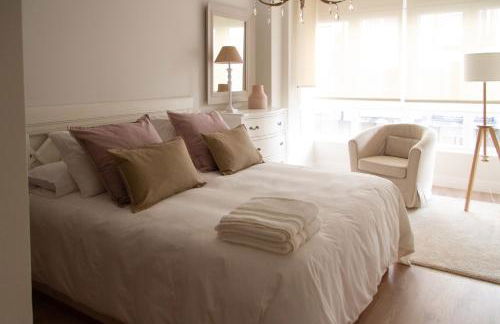 Bonito y luminoso apartamento en Rosalía de Castro - Photo 13