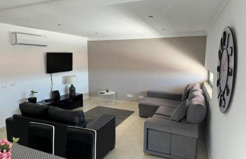 Modern 2 Bed Apartment 5km Carvoeiro - Foto 3