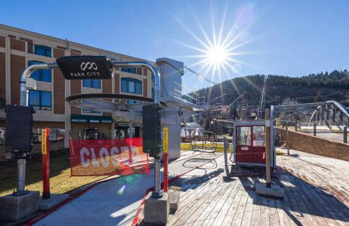Ski in Ski out Main Street Balcony Hot Tub - Photo 40