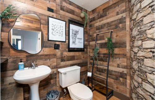 Game Room 10 Min to Trails - Foto 25