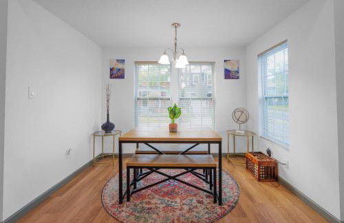 Stylish & Quiet 3BD Sleeps 8 Near Stadium & Downtown - Foto 10