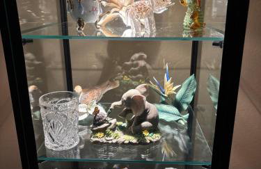 Bright 3 bedroom home with full kitchen, fenced backyard, sports court and free parking - Foto 13