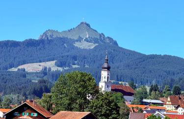Am Dorfbrunnen in Wertach - Bauernhauscharme im Allgäu - Foto 30