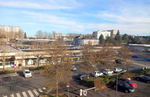 T3 57m2 avec balcon proche gare SNCF - WIFI, Netflix, café et thé offerts - Foto 17