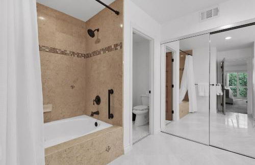 Palm Valley Full Access to Golf, Tennis, and Pickle Ball- Luxury 3 King Beds 3 Full Baths - Foto 33