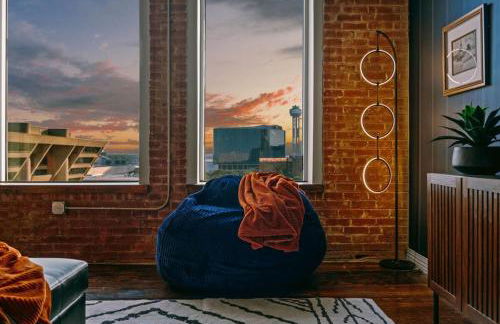 Luxury Downtown Dallas Retreat with Parking, Pool, Gym - Foto 14