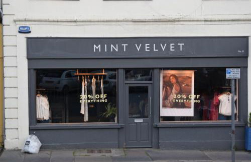 Relax with the whole family at the cosy cottage - Business rates available please enquire - Foto 23