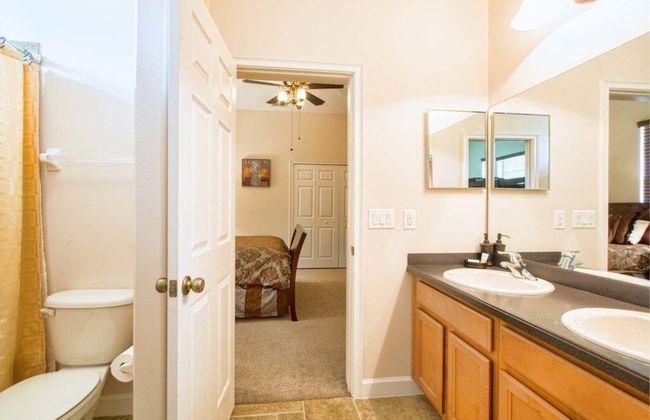 Private Oasis With Pool & Spa- 3400clr 4 Bedroom Home by RedAwning - Foto 21