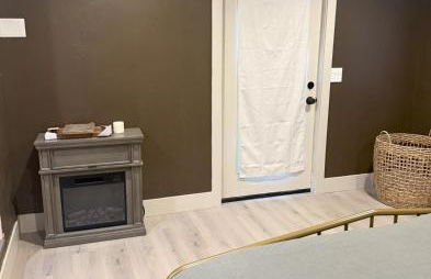 Freshly Renovated Family Home with Game Room, AC, King Bed, Luxury Bathroom - Foto 9