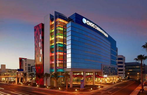 Luxe Deco Haven with Pool, Gym & Parking Close to Disneyland - Foto 4