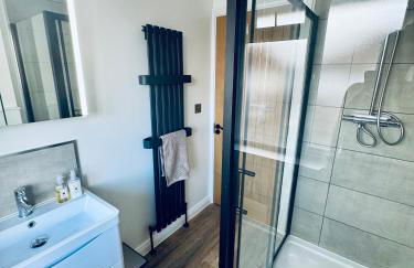 3 bedroom Brookwood Road apartment - Foto 11