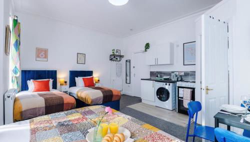 Jephsons Lodge Studio 8 - Free Parking, Netflix, Prime & Disney - Foto 4, towels, toaster