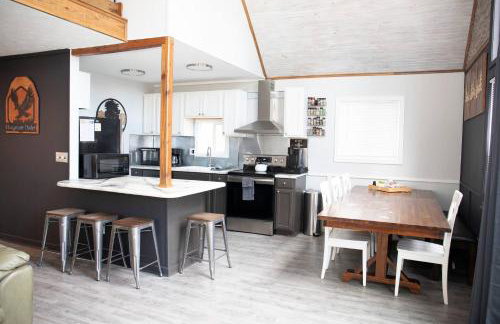 Bryce Chalet - Hot Tub, Game Room, Fire Pit, Pets - Foto 11