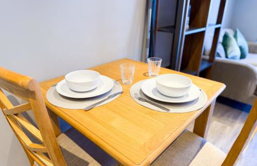 INACTIVE The A 1 Bedroom Apartment by AltoLuxoExperience Short Lets & Serviced Accommodation with Parking & Wifi - Foto 28