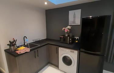 Contemporary and Spacious Home - Foto 19