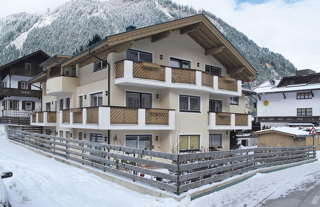 3 bedroom Apartment in Mayrhofen with garden and terrace - Photo 2