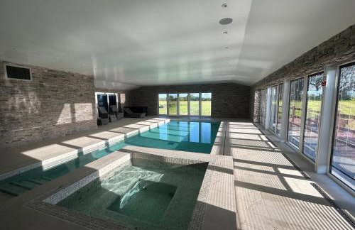 Four Bedroom House With Private Pool - Stunning countryside location with parking close to Chester City Centre - Photo 8