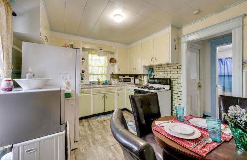 2 Miles to Dtwn! Idyllic Rochester Apt with Hot Tub - Foto 7