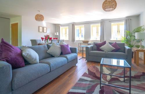 The Stables Stylish cottage with hot tub and parking - Pass the Keys - Photo 1