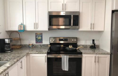 THE SANDCASTLE SUITE! Brand New 2Bedroom in Oceanfront Complex! BE THE FIRST to Visit our Condo Townhome with FREE Parking & Private Garage at Ocean Isles 38 Marathon FL KEYS! SPECIAL PRICING!!! - Foto 77
