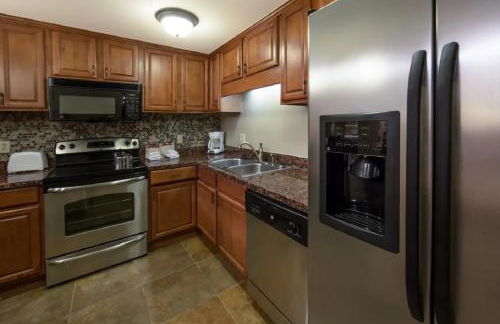Enjoy snowball fights or romantic nights in a 1BD vacation apartment - Foto 10