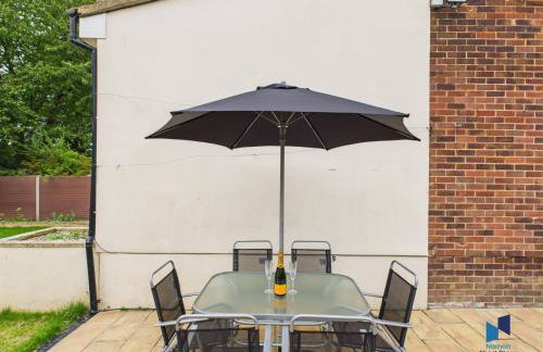 Modern 4BR House, Spacious, Garden, Free Parking - Foto 20