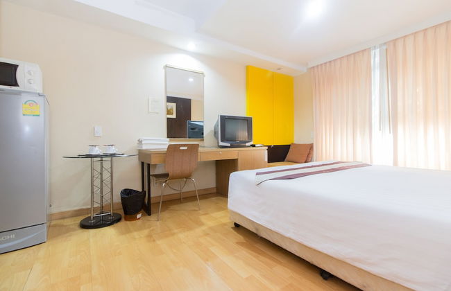 Silom convent garden - Photo 50